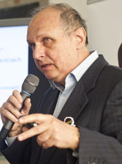 Dr. Milan Houška.