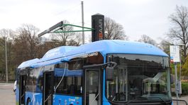 Plug-in hybridný autobus Volvo ušetrí 75 % paliva