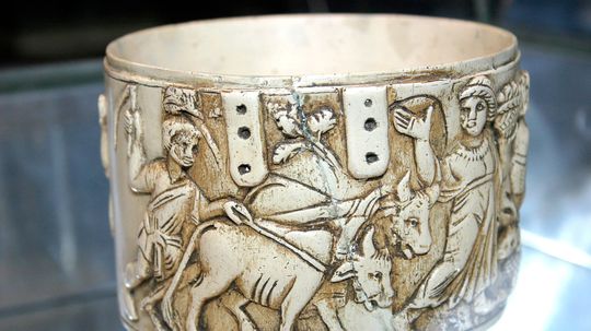 Pyxida, vzácna nádoba zo slonoviny sa našla pri...