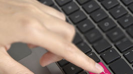 Po brexite bez dohody bude Británia 'cudzou' krajinou aj pre internetové nákupy