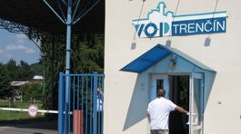 O vstup do VOP Trenčín bojujú česká a slovenská firma 