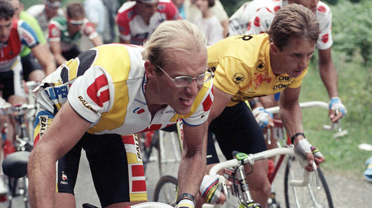 Takto plece pri pleci bojovali Fignon (vľavo) a...