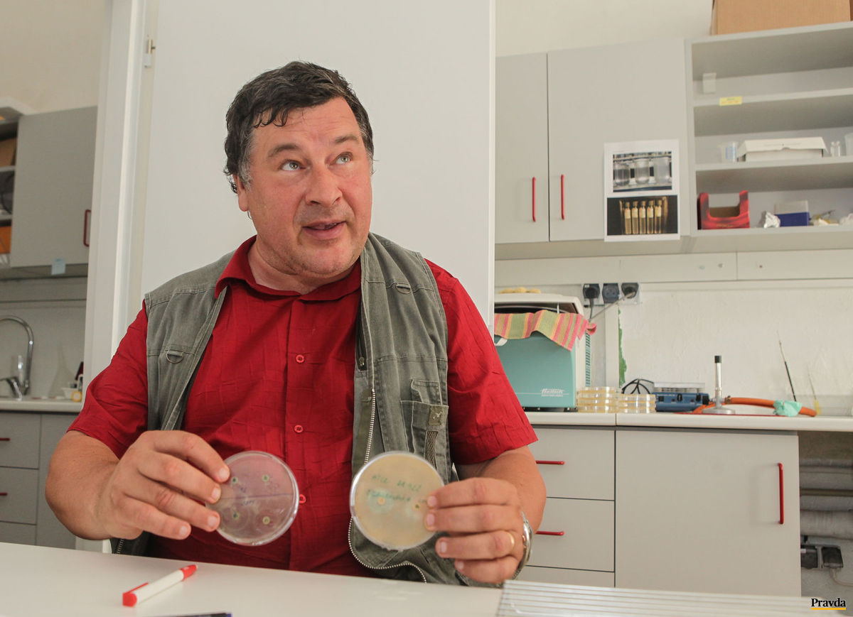 Profesor Vladimír Krčméry na archívnom zábere.