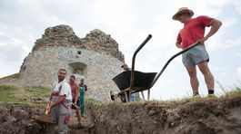 Ministerstvo práce chce, aby nezamestnaní aj naďalej obnovovali pamiatky. Nemá však na nich peniaze