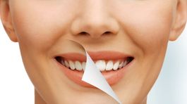 Biele zuby? Ide to s banánovou šupkou aj olejovými výplachmi