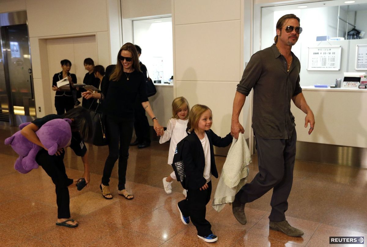 Brad Pitt a Angelina Jolie pricestovali s...