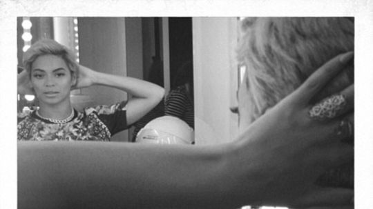 Speváčka Beyoncé s novým účesom zapózovala v...