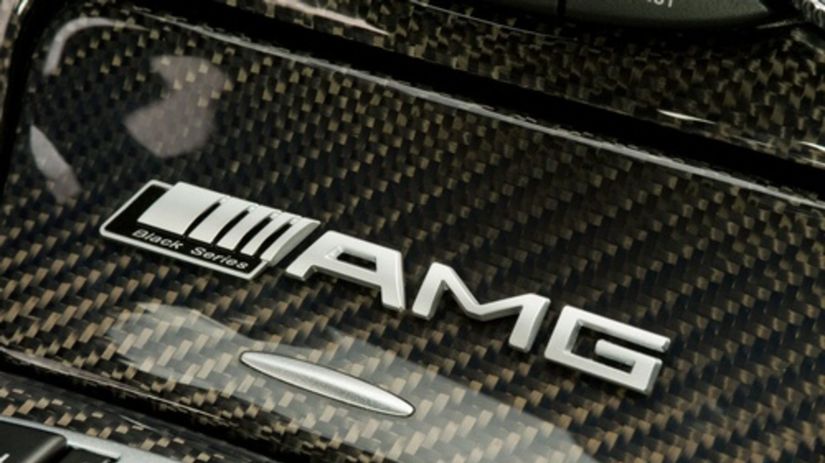 AMG - motor karbón