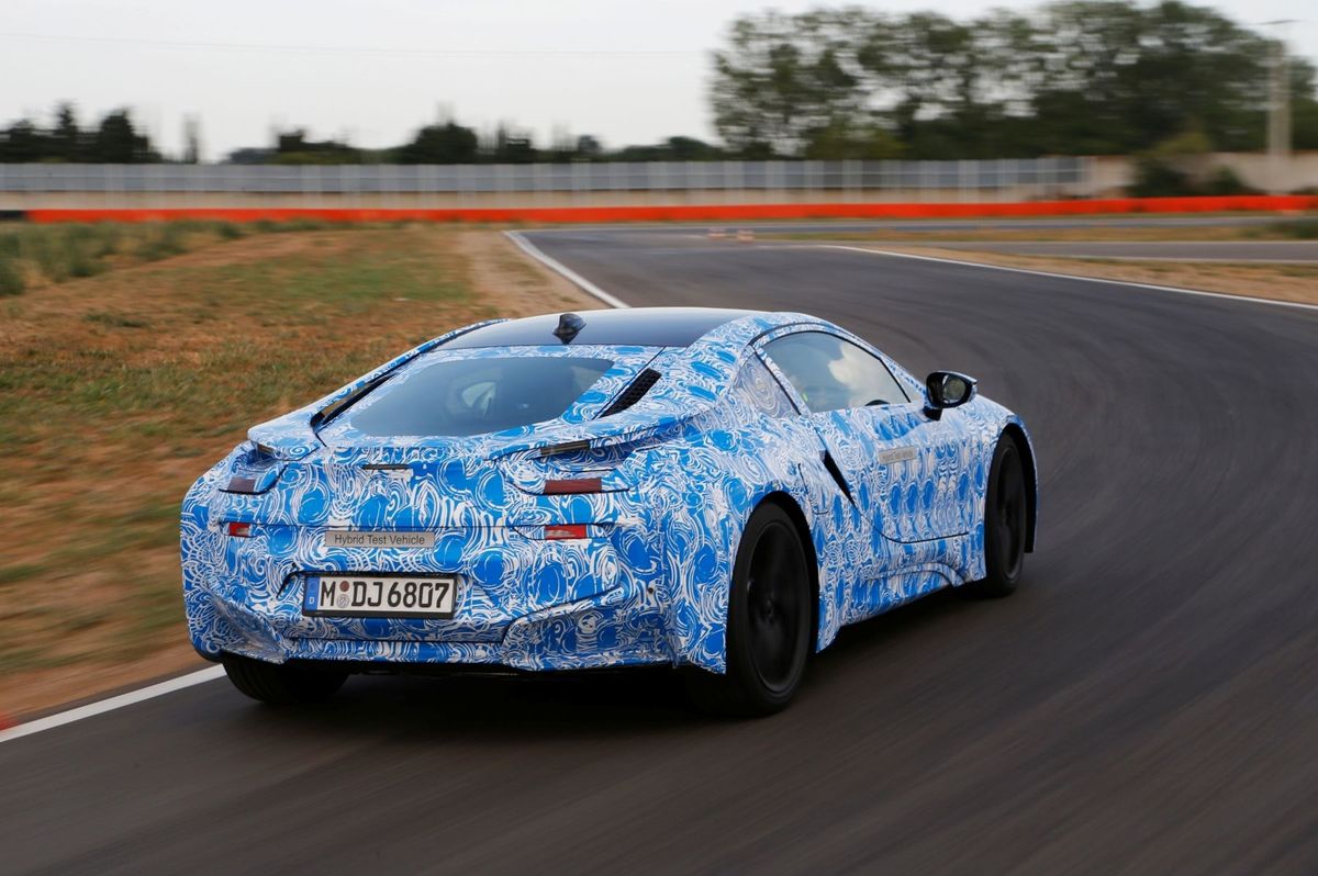 Napriek výkonu 266 kW by BMW i8 malo...