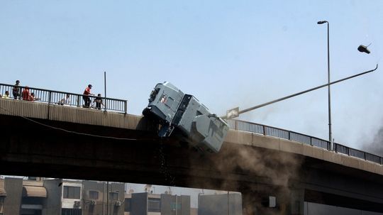 Prívrženci zvrhnutého prezidenta Mursího bojujú...