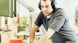 'Načierno' sa robiť neoplatí, hrozia nízke dôchodky a iné dávky