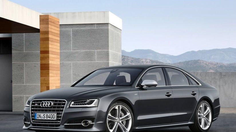 Audi S8 s motorom 4,0 TFSI (382 kW) bude...