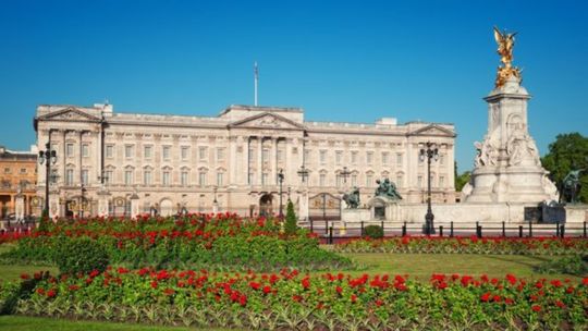Zamestnanca Buckinghamského paláca odsúdili za krádež kráľovského majetku