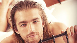 Randíte s mladším? Pripravte sa na tieto špecifiká