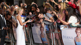 Herečka Naomi Watts rozdávala v Londýne...