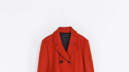 Kabát z kolekcie španielskej značky Zara.