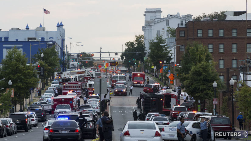 V budove vojenského námorníctva vo Washingtone...
