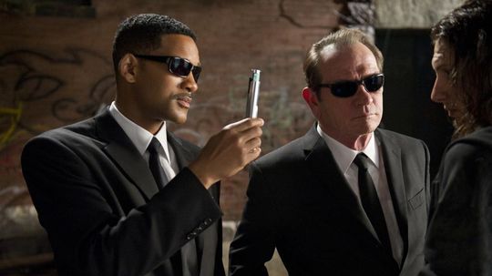 Will Smith ad Tommy Lee Jones v snímke Muži v...