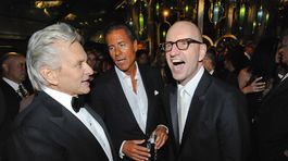 Zľava: herec Michael Douglas, riaditeľ HBO...