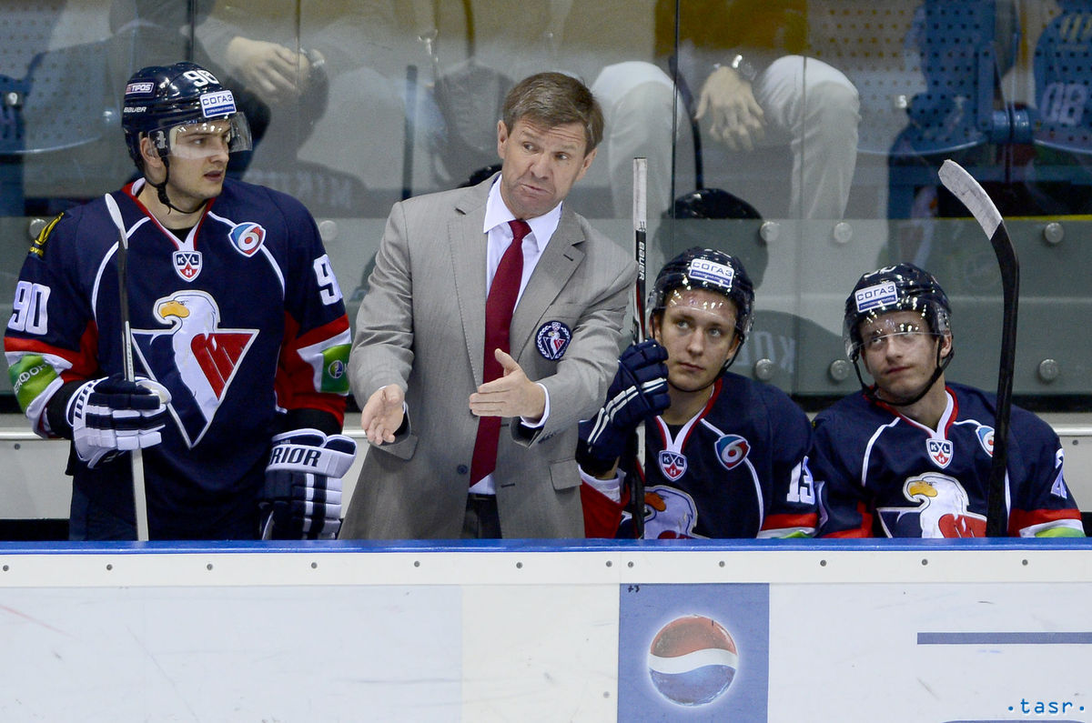 Rostislav Čada v pozícii kouča HC Slovan...
