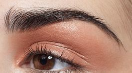 Krok 1: Takto nalíčite horné viečko. 