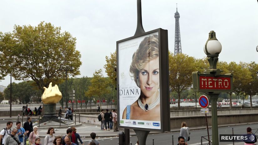 Plagát k filmu Diana umiestnený v Paríži. 