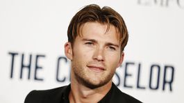 Syn Clinta Eastwooda si zahrá vo filme o Edwardovi Snowdenovi