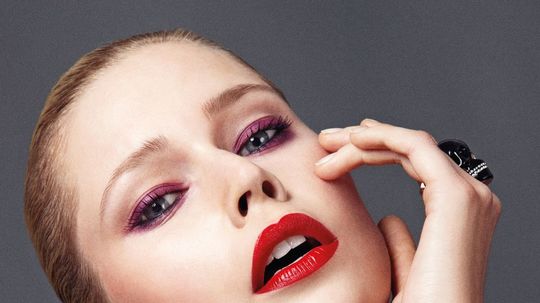 Výraznejšie líčenie s prvkami rockovej...