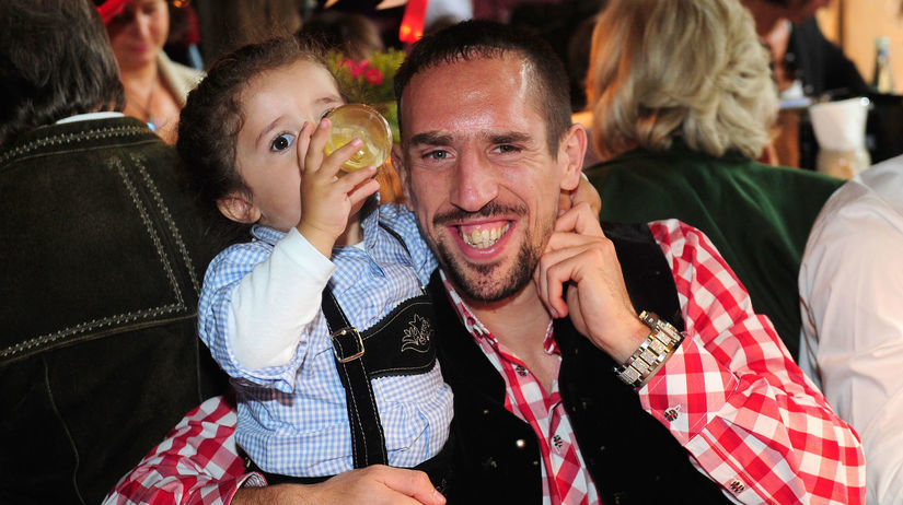 Hviezdny Franck Ribery so synom.