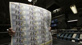 V USA uvádzajú do obehu novú 100-dolárovú bankovku