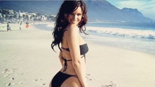 Modelka Kelly Brook na staršom zábere, ktorý...