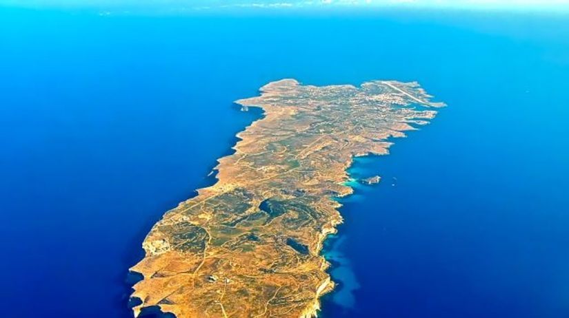 Ostrov Lampedusa. Krásne pláže a utečenci.