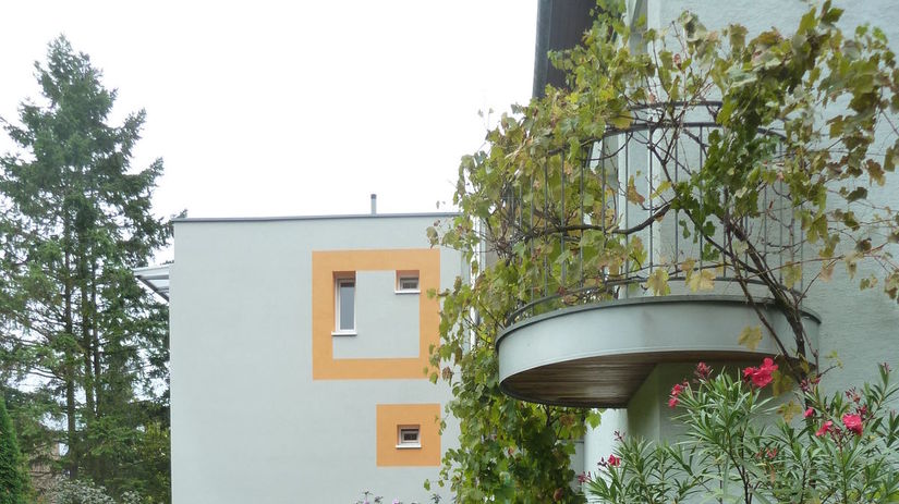 Architekt Bahna býva v strede mesta, a predsa...