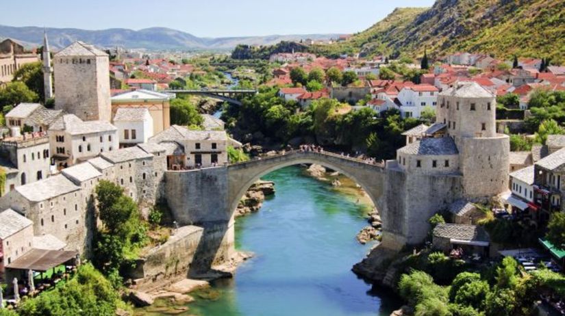 Mostar, Bosna a Hercegovina, most, Neretva rieka
