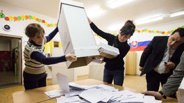 Prieskum: Koaličnú vládu chce väčšina, najviac je za Smer so SNS