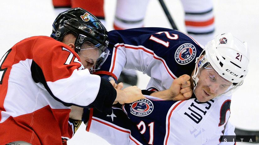 Mark Borowiecki z Ottawy a James Wisniewski z...