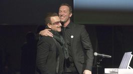 Bono (vľavo) z kapely U2 a Chris Martin