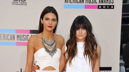 Sestry Kendall Jenner (vľavo) a Kylie Jenner.