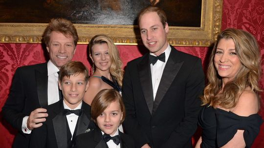 Princ William (druhý sprava) sa stretol so...