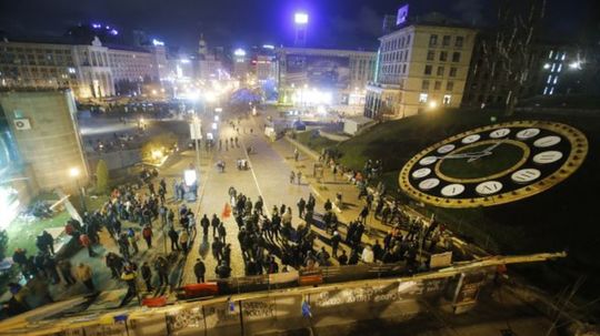 Protestujúci na Námestí nezávislosti.