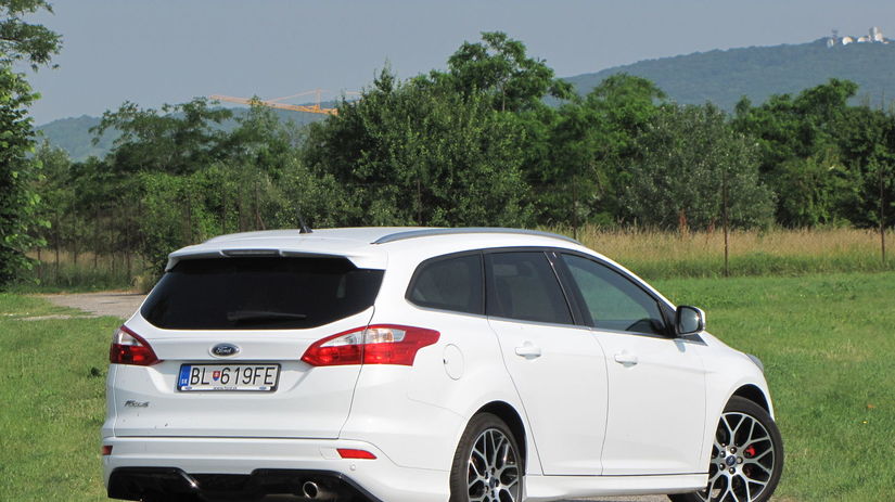 Aj s PowerShiftom môžete za Focus 2.0 TDCi...