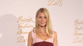 Americká herečka Gwyneth Paltrow v šatách z...