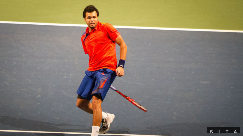 Jo-Wilfried Tsonga zabáva divákov na podujatí...