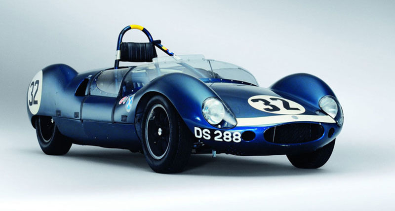 Tak napríklad tento krásavec, Jaguar D-Type,...