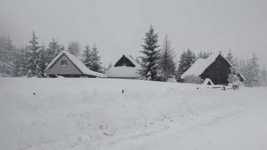 Oravská Lesná vyhlásila snehovú kalamitu.