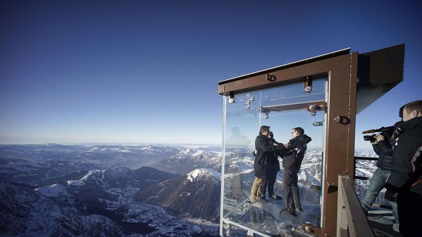 Najskôr si vyhliadku prezreli novinári, pre...