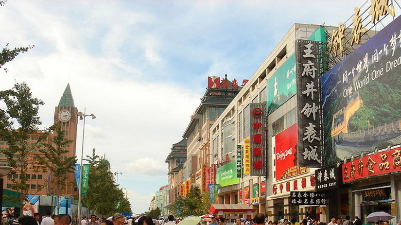 Peking patrí medzi najľudnatejšie mestá na...