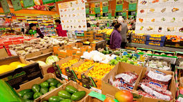 Pokles DPH na potraviny zrazil ceny v obchodoch