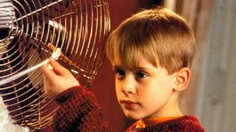 Herec Macaulay Culkin vo filme Alone at Home.