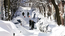 Víkend bol v znamení závalov snehu a lejakov